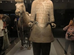 兵马俑坐骑系统深度解析：揭秘古代骑兵力量的精神象征与艺术表达